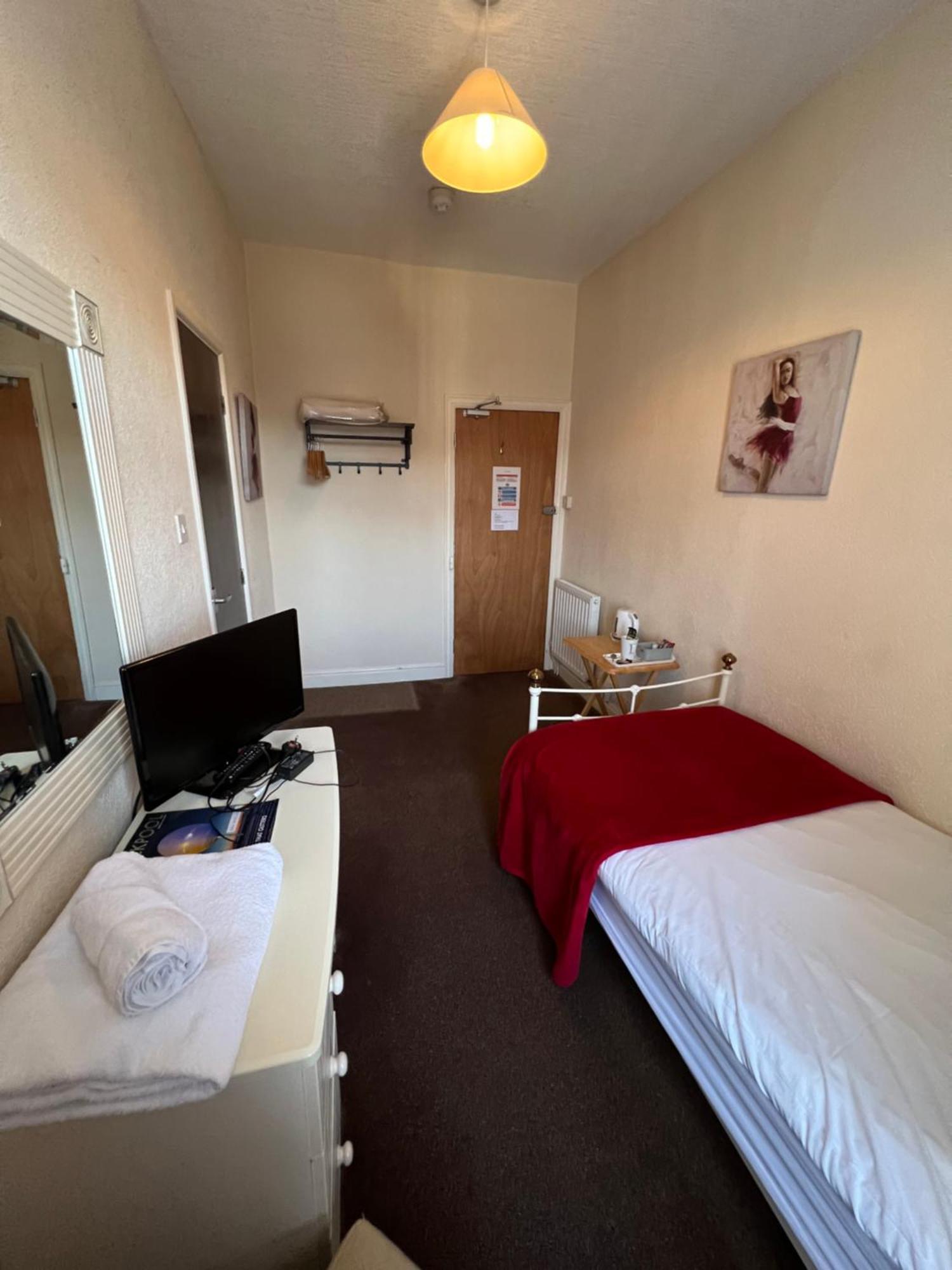 The Fernroyd — Photos 2